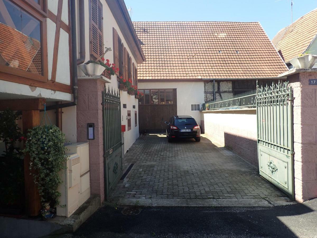 Les Gites De La Tour, Appartement "La Plaine" แซ็ง-อิปโปลีท ภายนอก รูปภาพ