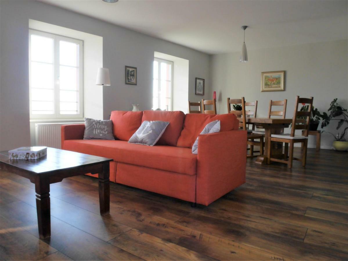 Les Gites De La Tour, Appartement "La Plaine" แซ็ง-อิปโปลีท ภายนอก รูปภาพ